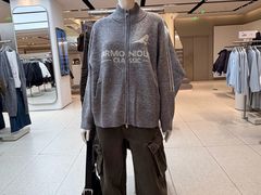 -URBAN REVIVO(七宝领展广场店)