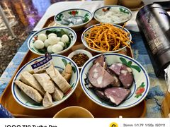 -刘姐啤酒鱼民族演艺餐厅(西街总店)