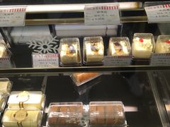 面包甜点陈列柜-红宝石·鲜奶小方(万航店)