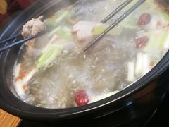 -陆记牛庄·碳锅龙虾烧烤(爱上花园店)