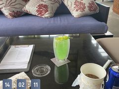 -亚龙湾喜来登·美景台大堂吧