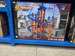 -逝水玩具折扣店