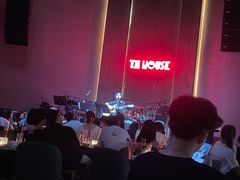 -TZ House音乐现场(来福士中心店)
