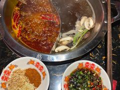 -憨孃孃·重庆老火锅(红山黑金店)