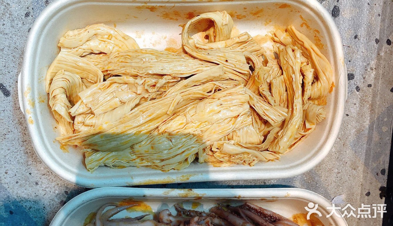 没有去看过实体店，因为离店铺近，所以经常点他们家的