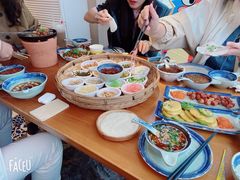 -包整·丝娃娃(一览甲秀楼风景店)