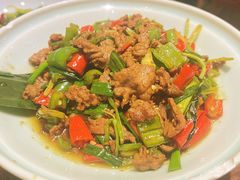 -老滇山寨•云南特色菜•地方菜•民族风情歌舞表演(金碧店)