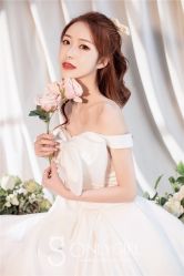 -onlygirl摄影美学馆高端定制(江滩店)