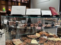 面包甜点陈列柜-Laderach 莱德拉(上海环贸iapm店)