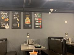 大堂-老吕涮羊肉•东北原味烧烤•大油边•烤鱼(五角场店)