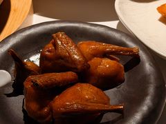 脆炸乳鸽-荣小馆(安达仕店)