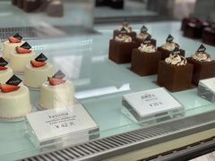 -UNI UNI(环亚凯瑟琳店)