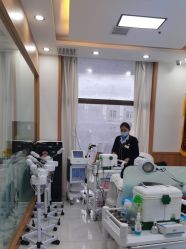 -靓芙泉专研痘痘肌