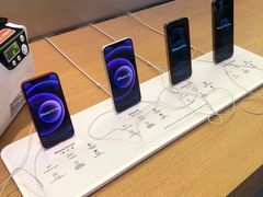 -Apple零售店(华贸购物中心店)