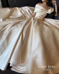 -Lady  Jane高端婚纱礼服馆
