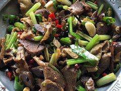 干锅肥肠护心肉-95号酱骨·一块豆腐(展春园西路店)