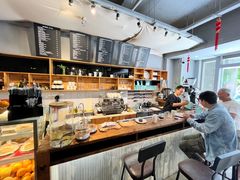 -LEO CAFE