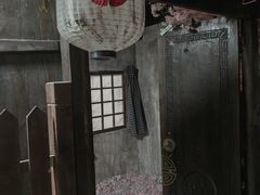 -荒岛实景沉浸密室(江汉路1店)