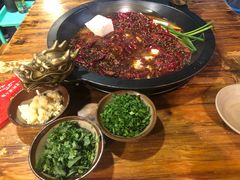 -黄潇洒老火锅(九眼桥宏济巷店)