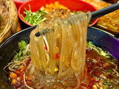 -爆炸头阿姨小四川正宗川味小吃(无任何分店)