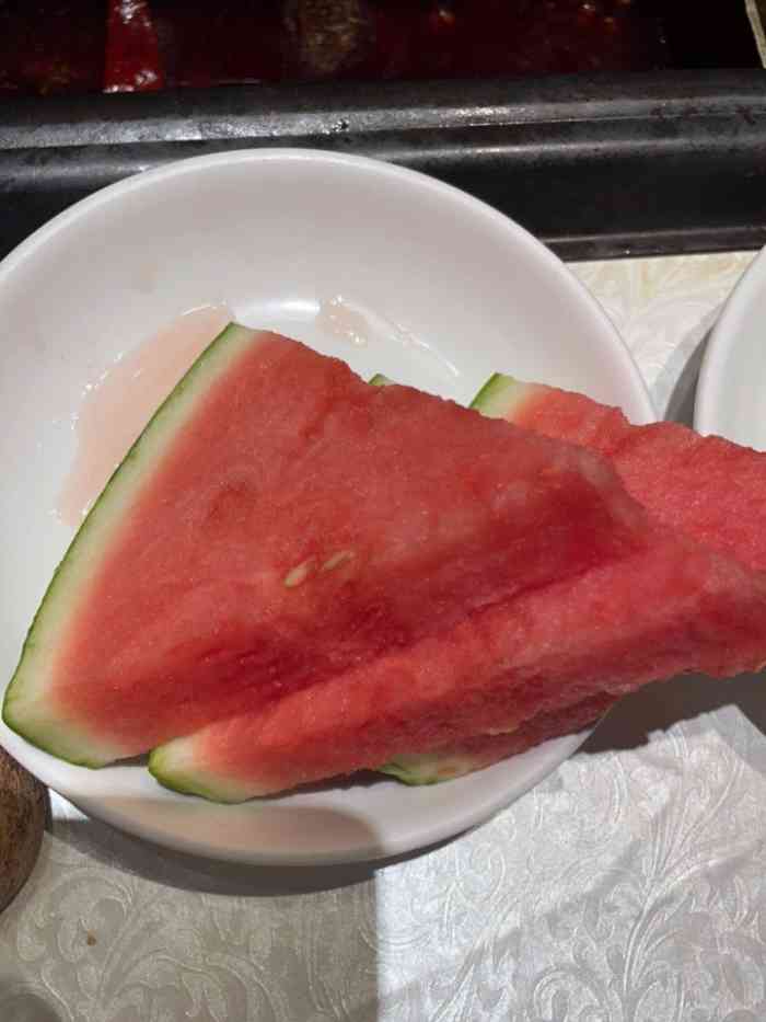 小孩很喜欢巴奴围裙穿上都不愿94脱下,99不舍,期待下76巴奴吃