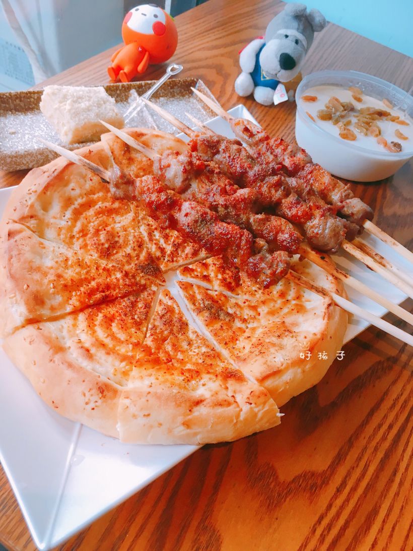 美味烤馕夹上羊肉串,最美味的吃法