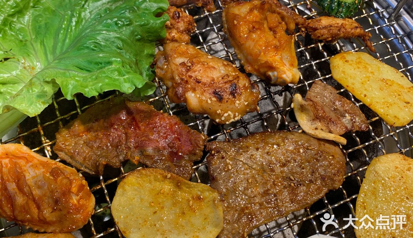 梨弎岁炭火烤肉