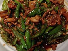 -阿瓦山寨·湘菜现炒·剁椒鱼头王(咸阳总店)