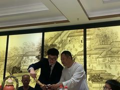 -皇城根·鲁菜济南菜·吊炉烤鸭·炒鸡鱼头(济南旗舰店)