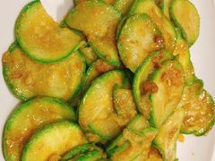 咸蛋黄炒小瓜-甜甜屋(解放中路店)