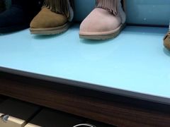 -UGG(燕莎奥特莱斯购物中心店)