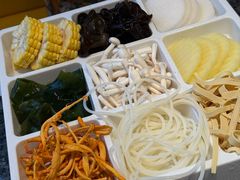 -一席地·本地鸡窝·杭帮鸡火锅(萧山银隆百货店)