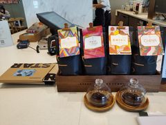 -星巴克臻选(深圳龙华红山天虹店)