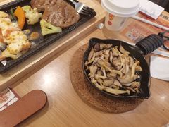 -必胜客(WOW昙华林店)