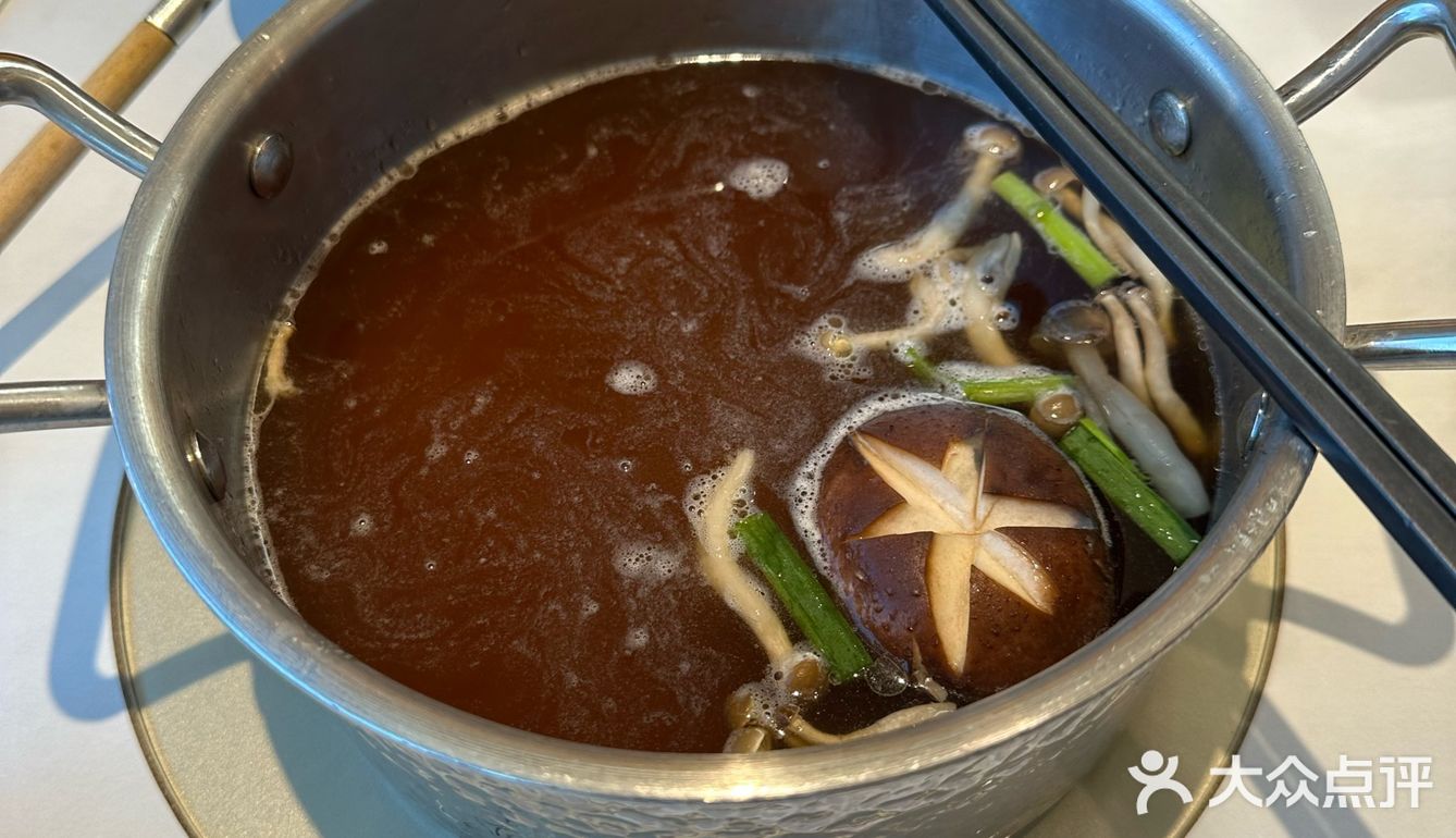 今天火锅吃撑了，超满足