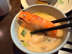 椰汁鲜虾汤冬阴功-大头虾越式风味餐厅(光明广场店)