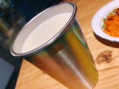 都匀毛尖奶茶-包整·丝娃娃(一览甲秀楼风景店)