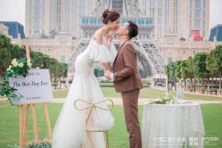 -现代经典婚纱摄影