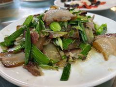 蒜苗炒腊肉-龙翔山庄雷鸡肉(青城后山泰安古镇店)