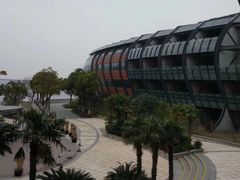 -上海滴水湖皇冠假日酒店