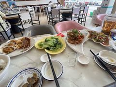 -覃记海鲜美食餐厅