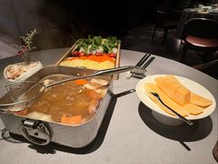 -左庭右院鲜牛肉火锅黑金店(陆家嘴中心店)