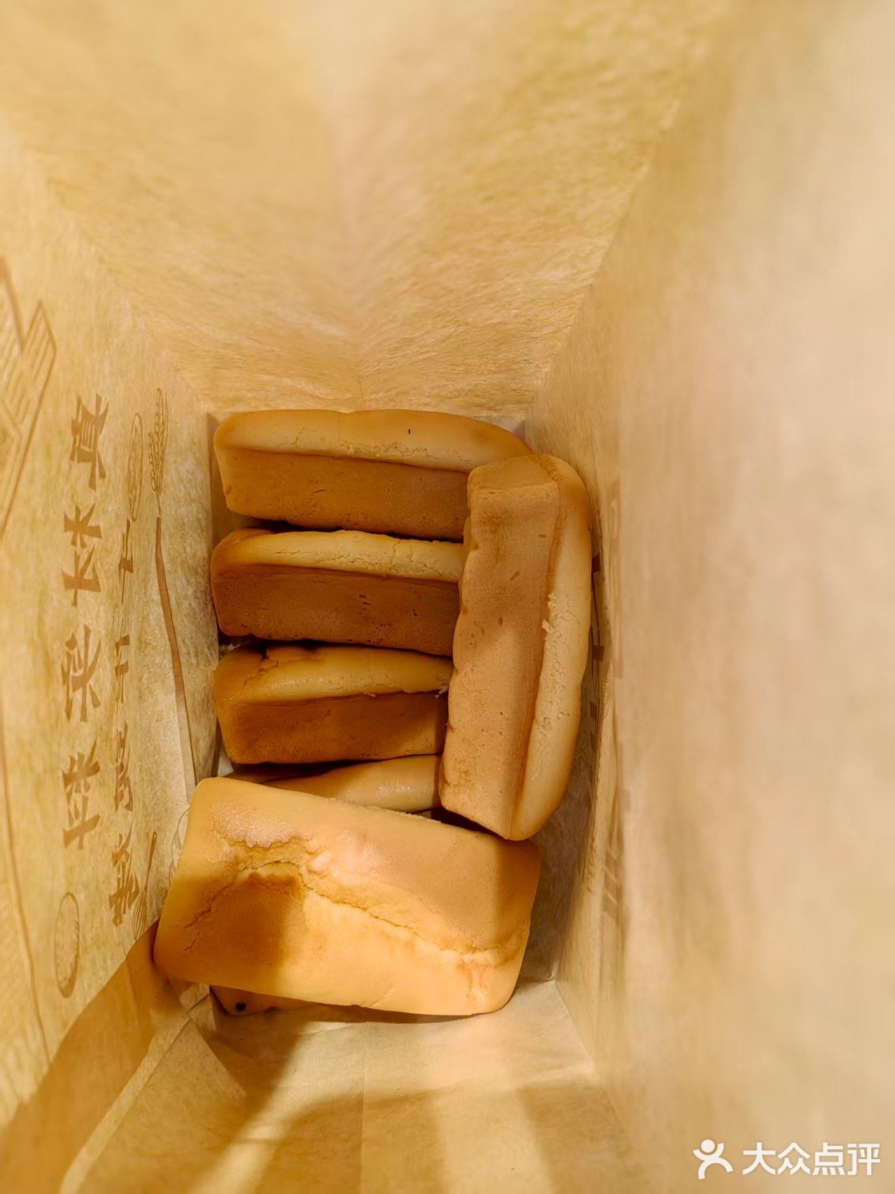 红豆手撕面包红豆馅料充足，甜度适中