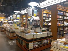 -西西弗书店&矢量咖啡(凯德晶萃广场店)