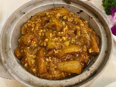 鱼香茄子斑腩煲-香港新发烧腊茶餐厅(万象店)