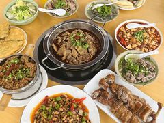 -大众跷脚牛肉馆·非遗传承单位(峨眉山店)