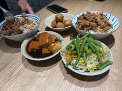 -红猪卤肉饭(大西洋美食城店)