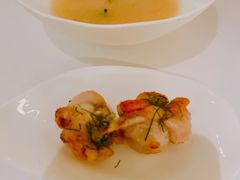 蒜蓉香草汤配香煎牛蛙腿-Jean Georges