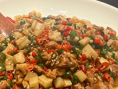 -川流不息·地道川菜·小龙虾(松东路店)