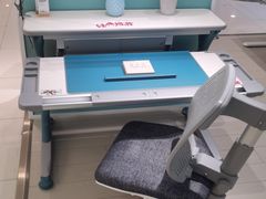 -康朴乐儿童学习桌椅(蓝色港湾店)